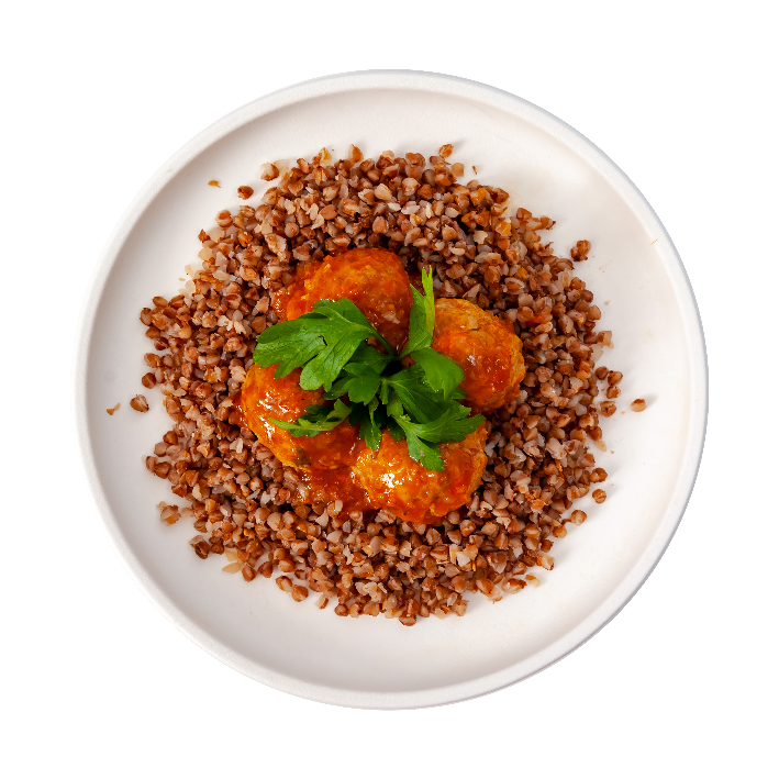 Котлетки из птицы с гречкой и томатным соусом